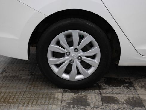 Used 2022 Hyundai Accent SE image 13