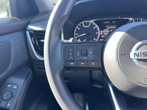 Used 2021 Nissan Rogue SV image 14