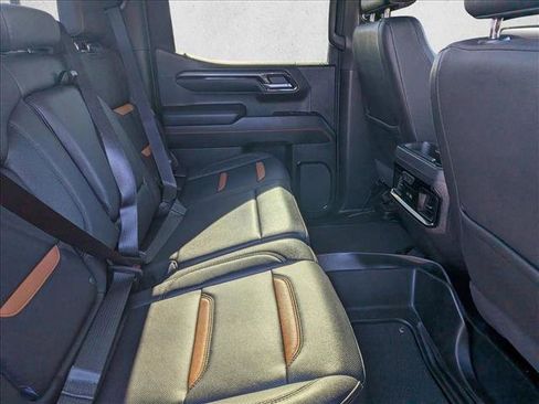 Used 2024 GMC Sierra 1500 AT4 w/ Technology Package AWD/4WD image 20