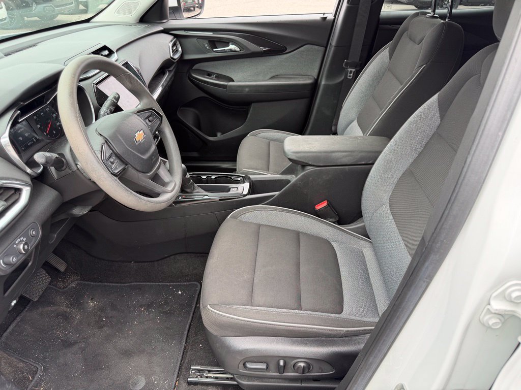 Used 2021 Chevrolet TrailBlazer LT w/ Convenience Package FWD image 23