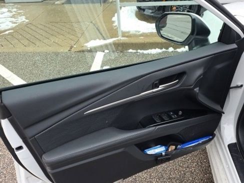 Used 2025 Toyota Camry image 10