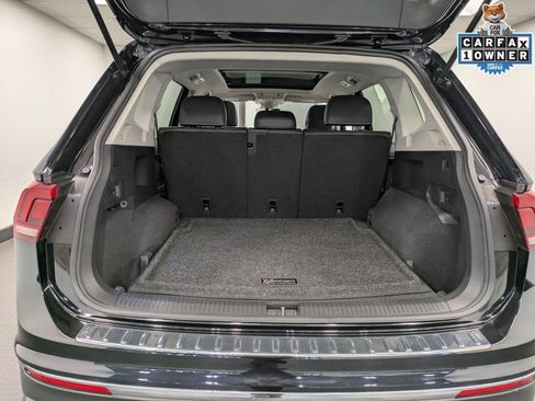 Used 2022 Volkswagen Tiguan SE AWD/4WD image 29