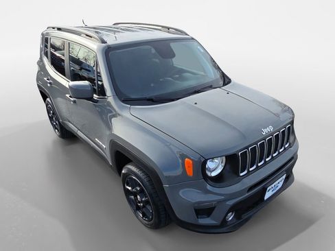 Used 2020 Jeep Renegade Latitude w/ Cold Weather Group image 21