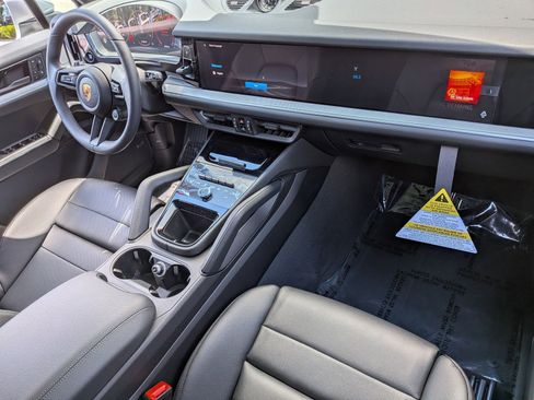 New 2026 Porsche Cayenne S AWD/4WD image 25