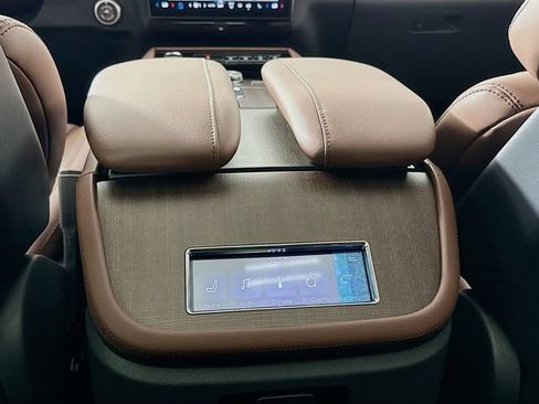 New 2026 Lincoln Navigator Reserve AWD/4WD image 28