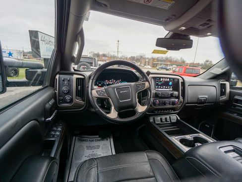 Used 2018 GMC Sierra 3500 Denali w/ Duramax Plus Package image 12