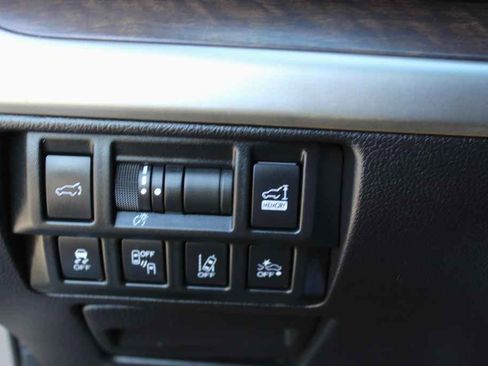 Used 2018 Subaru Outback 2.5i Limited image 15