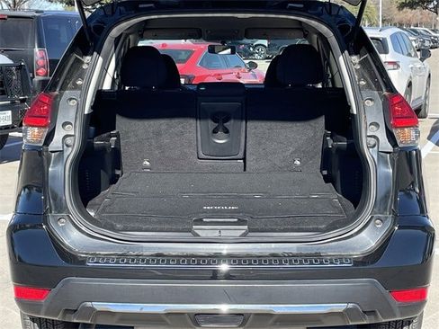 Used 2017 Nissan Rogue S image 27