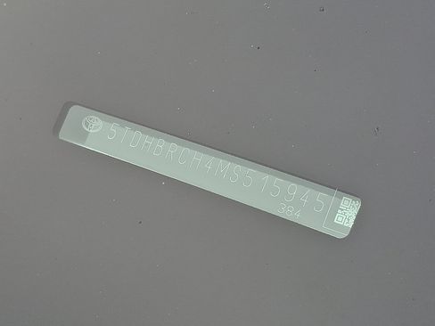 Used 2021 Toyota Highlander XLE image 30