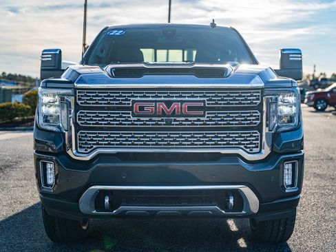 Used 2022 GMC Sierra 2500 Denali image 2