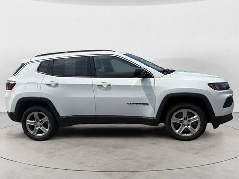 Used 2023 Jeep Compass Latitude AWD/4WD image 2