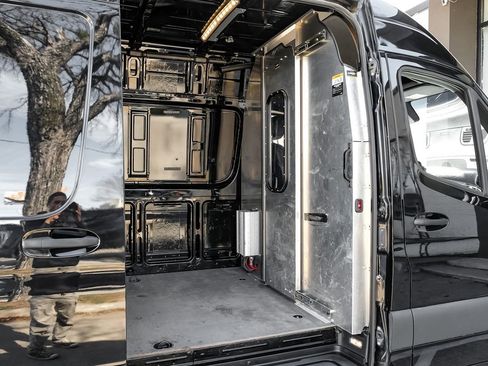 Used 2021 Mercedes-Benz Sprinter 3500 image 31