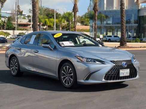 Used 2022 Lexus ES 300h w/ Accessory Package image 3