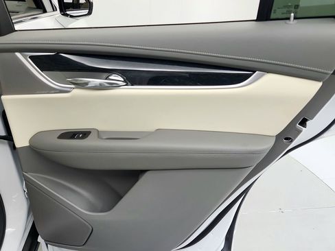 Used 2024 Cadillac XT6 Premium Luxury w/ Technology Package AWD/4WD image 24