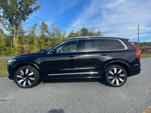 Used 2025 Volvo XC90 T8 Plus w/ Protection Package AWD/4WD image 3