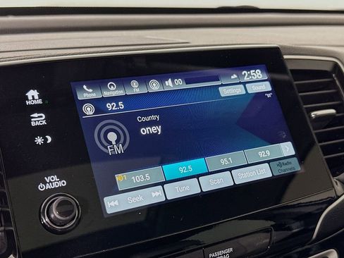 Used 2021 Honda Pilot Touring image 32