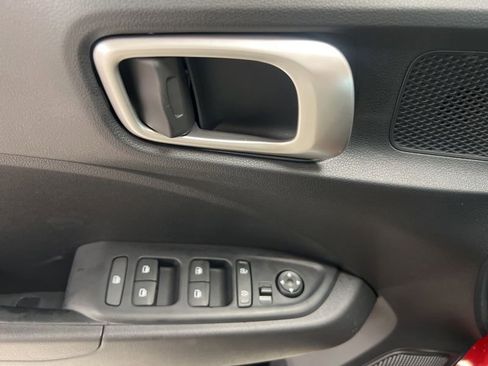New 2026 Hyundai Venue SE FWD image 19