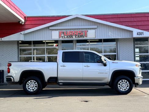 Used 2022 Chevrolet Silverado 2500 LT w/ All Star Edition image 2