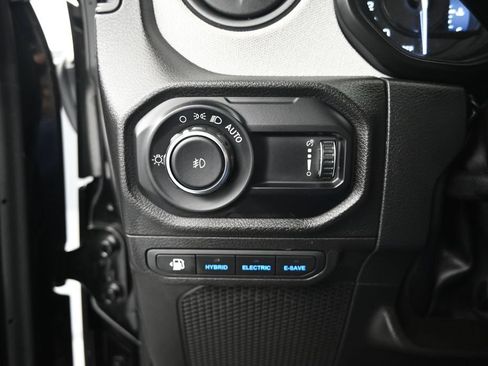 Used 2024 Jeep Wrangler Unlimited AWD/4WD image 12