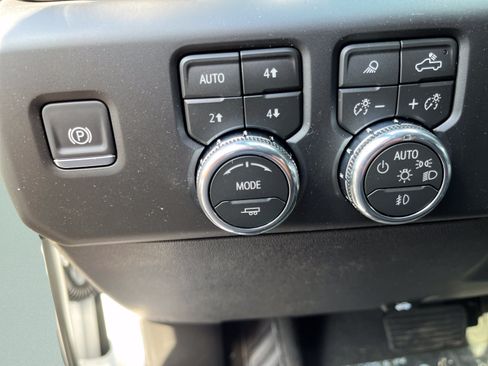 New 2026 GMC Sierra 2500 AT4 w/ AT4 Premium Plus Package AWD/4WD image 20