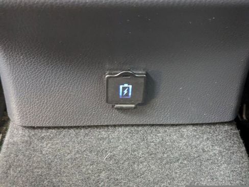 Used 2024 Toyota Camry SE image 13