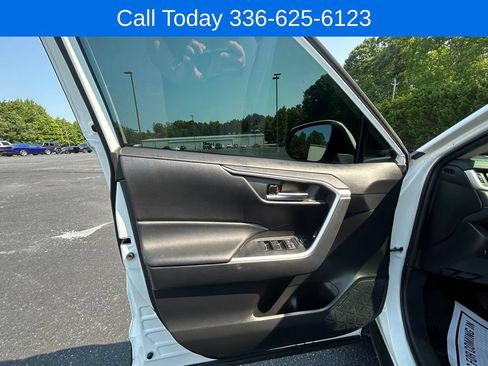 Used 2023 Toyota RAV4 LE FWD image 20