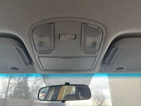 Used 2019 Hyundai Elantra GT image 18