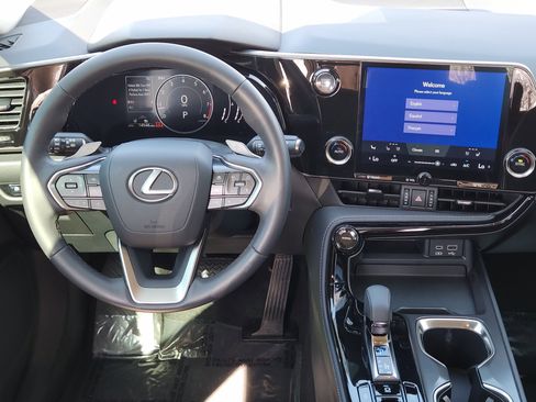 Certified 2024 Lexus NX 250 FWD w/ Towing Package (2000 Lbs) image 35