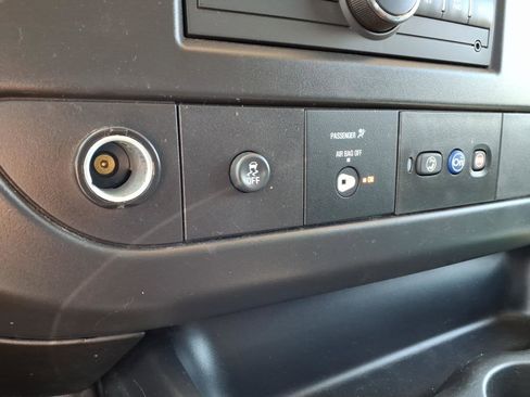 Used 2024 Chevrolet Express 2500 w/ Driver Convenience Package RWD image 16