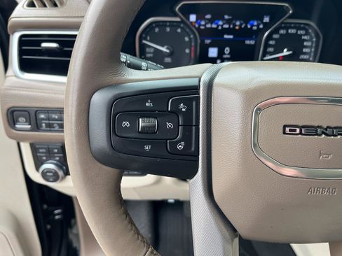 Used 2021 GMC Yukon Denali w/ Denali Ultimate Package AWD/4WD image 19
