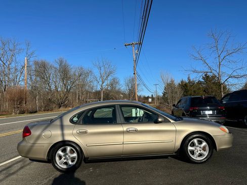 Used 2001 Ford Taurus SE image 7