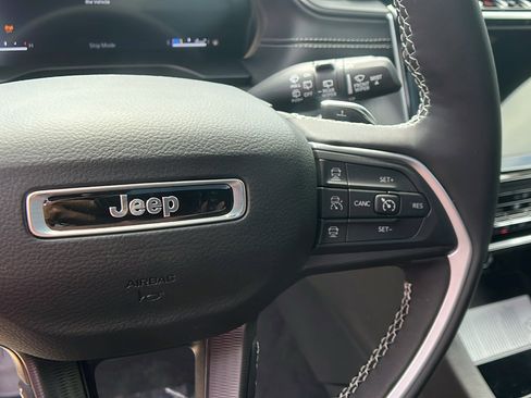 New 2025 Jeep Grand Cherokee L Altitude image 27