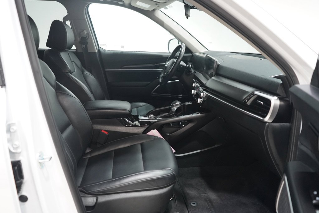Used 2025 Kia Telluride S AWD/4WD image 31