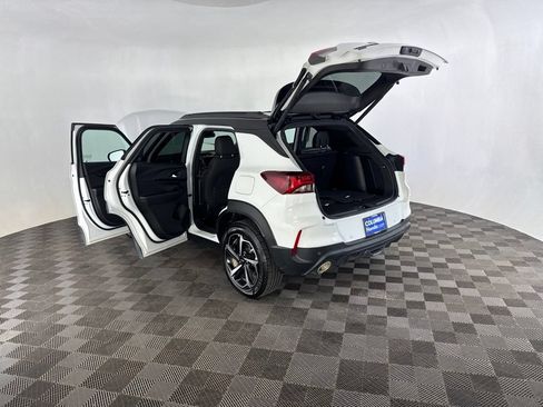 Used 2023 Chevrolet TrailBlazer RS w/ Sun and Liftgate Package AWD/4WD image 18