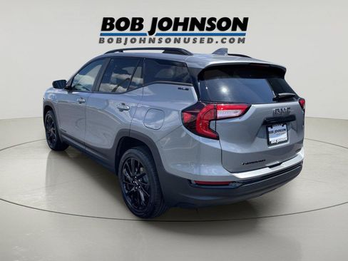 Used 2023 GMC Terrain SLE w/ Driver Convenience Package AWD/4WD image 5