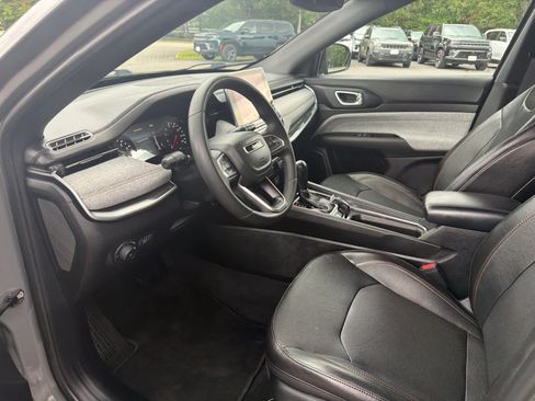 Used 2023 Jeep Compass Latitude AWD/4WD image 9