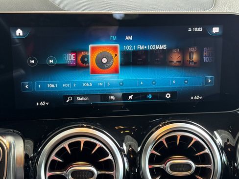 Used 2021 Mercedes-Benz GLB 250 4MATIC image 25