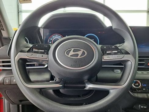Used 2024 Hyundai Elantra SEL FWD image 10