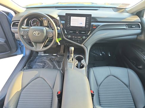 Used 2023 Toyota Camry SE image 9