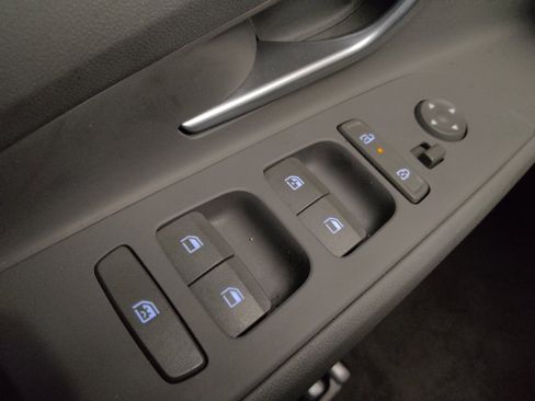 Used 2025 Hyundai Elantra Sport image 27