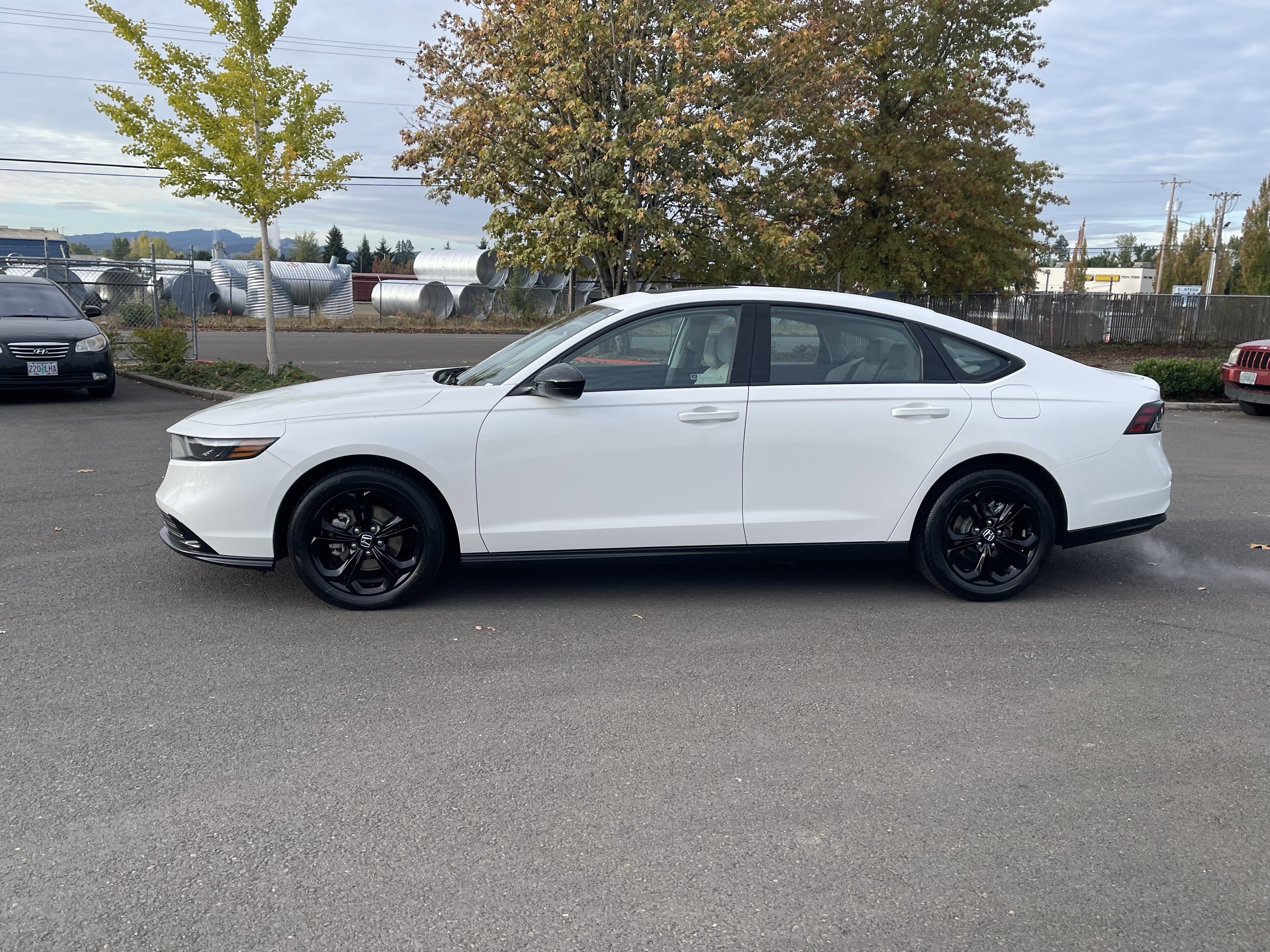 Used 2025 Honda Accord SE image 2