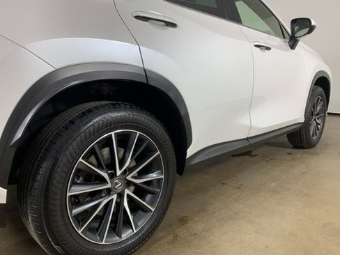 Used 2023 Lexus NX 250 FWD w/ Premium Package image 9