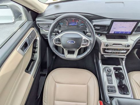 Used 2021 Ford Explorer XLT w/ Equipment Group 202A image 17