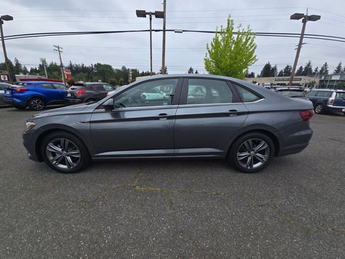 Used 2021 Volkswagen Jetta R-Line FWD image 6