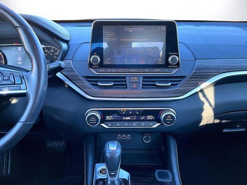 Used 2020 Nissan Altima 2.0 Platinum image 11