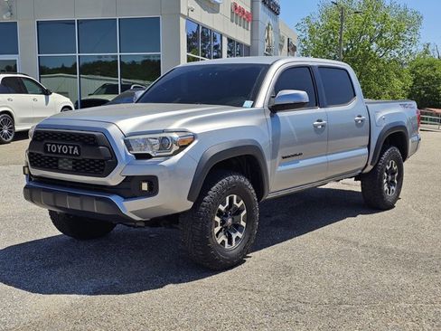 Used 2019 Toyota Tacoma TRD Off-Road RWD image 1