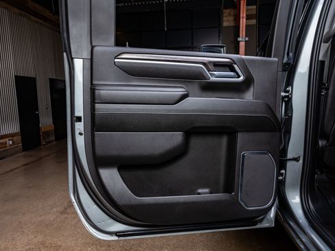 Used 2025 Chevrolet Silverado 2500 LTZ w/ LTZ Plus Package image 37