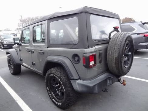 Used 2019 Jeep Wrangler Unlimited Sport image 9