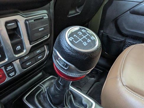 Used 2021 Jeep Wrangler Rubicon AWD/4WD image 38