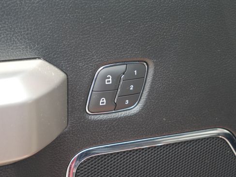 Used 2019 Ford F150 Lariat w/ Equipment Group 502A Luxury AWD/4WD image 39